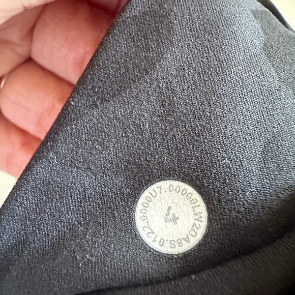 LULULEMON size 4 black reversible sport bras ! - Picture 5 of 5